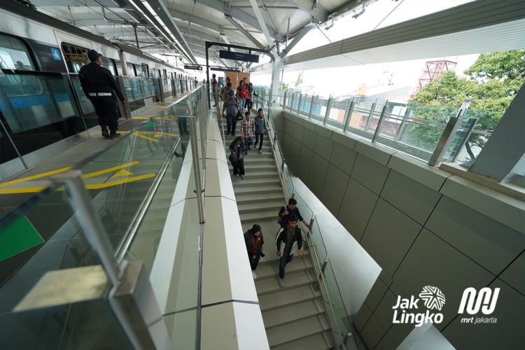 Kumpulan Foto Uji Coba Publik MRT Jakarta. Akhirnya Republik Ini Punya MRT Kaya Negara Maju ya!