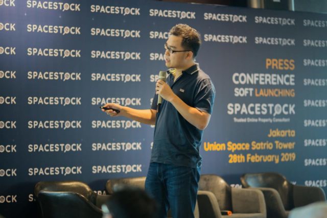 Pasangan Milenial Bisa Andalkan SpaceStock Buat Cari Hunian. Tinggal Klik-klik Saja