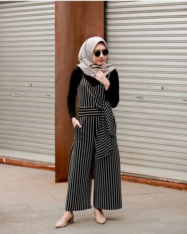 10 Ide Padu Padan Baju Garis-garis ala Hijabers. Manis!