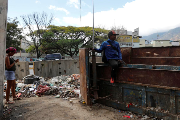 Nasib Venezuela Kian Memprihatinkan. Kini Banyak Orang Lapar Mengais Sisa Makanan dari Tong Sampah