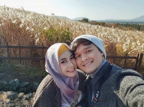 Syahdunya Anisa Rahma dan Anandito Saat Umroh; Pengantin Baru yang Romantis Terus!