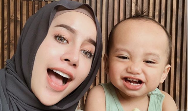 11 Pesona Aghnia Punjabi Saat Foto ‘Meringis’. Aduhai Manis!