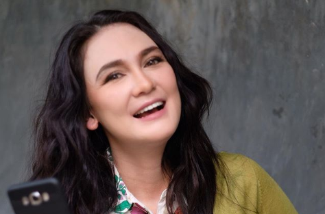 Luna Maya Sukses Move On dan Raih Penghargaan di IMA 2019, Ini Pesannya ke Sesama Perempuan!