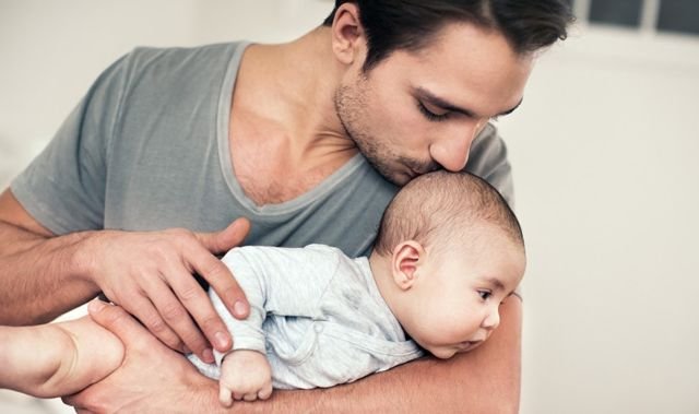 Bukan Sekadar Tengkurapin Bayi, Ini 4 Alasan Tak Perlu Takut Latih Tummy Time ke Bayimu Nanti