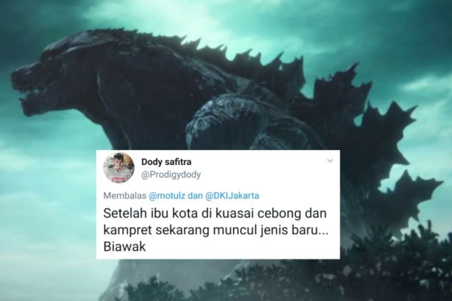 Beredar Video Petugas Oranye Temukan Biawak Jumbo, Bukannya Kaget Malah Dibercandain Warganet. Kocak!