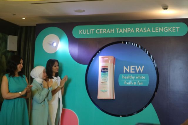 Vaseline Healthy White Fresh and Fair Lotion Bantu Mencerahkan Tanpa Lengket di Kulit