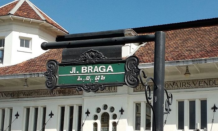 5 Hal tentang Jalan Braga: Kamu yang Lagi Main di Bandung Harus Mampir!