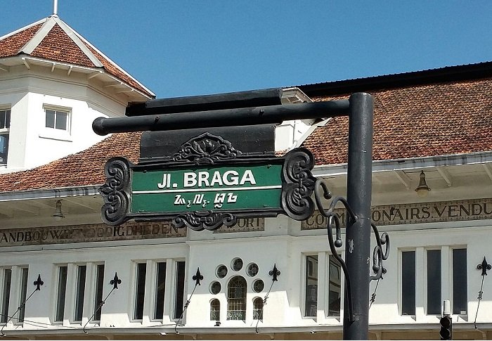 5 Hal tentang Jalan Braga: Kamu yang Lagi Main di Bandung Harus Mampir!