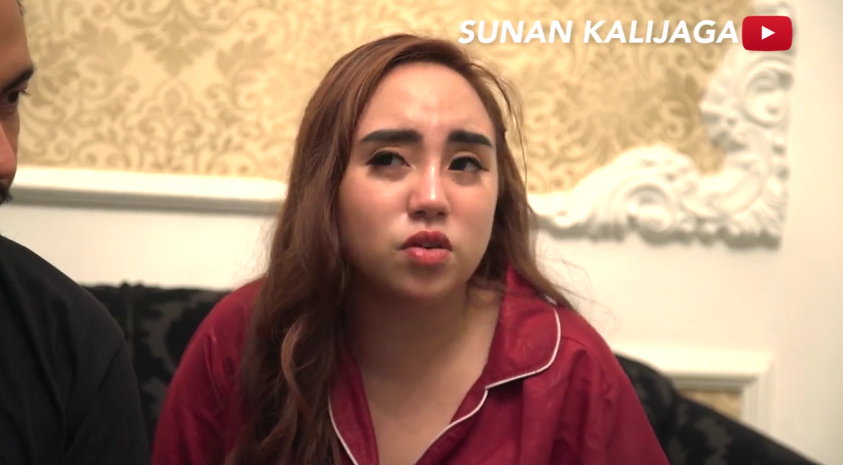 Demi Klarifikasi ke Publik Soal Video Viralnya, Salmafina Bikin Vlog Penjelasan Bareng Sang Ayah