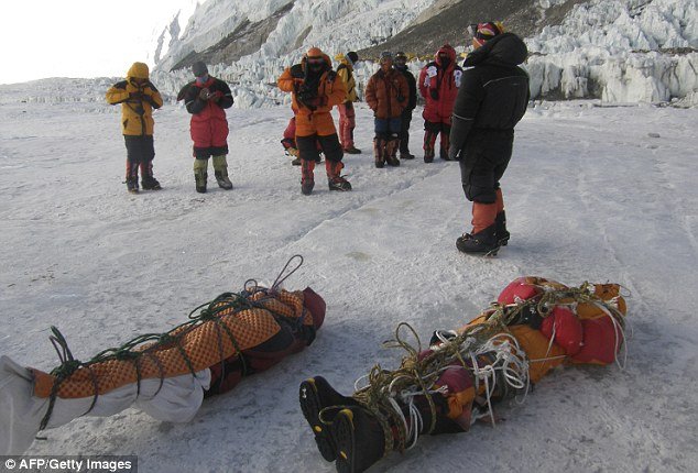 Gunung Everest Mencair, Jasad Pendaki yang Terkubur Mulai Bermunculan. Gara-gara Global Warming Nih