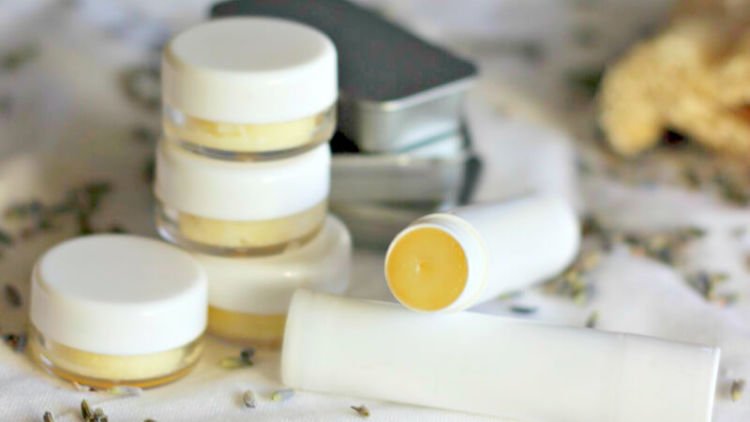 5 Langkah Super Mudah Membuat Lip Balm Sendiri di Rumah. No Bahan Kimia dan Pastinya, Murah!