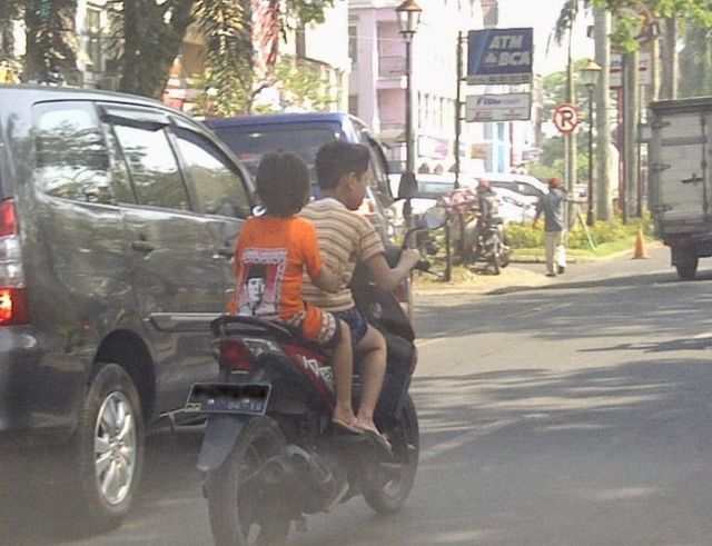 6 Alasan Kenapa Bocah di Bawah Umur Selalu Ngeselin Kalau Lagi Naik Motor