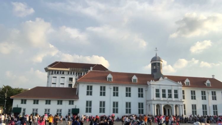 Mengelilingi dan Mengupas Sejarah Kelam Batavia di Kota Tua