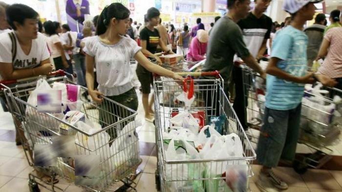 7 Episode Larangan Kantong Plastik Sekali Pakai. Ini Ada Lagi Aturan Terbaru Plastik Berbayar