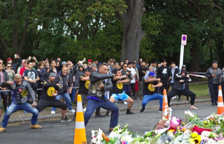 8 Aksi Solidaritas Pasca Tragedi Christchurch yang Bikin Adem. Azan Pun Disiarkan ke Seluruh Negeri