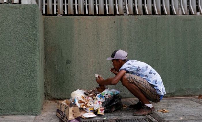 Nasib Venezuela Kian Memprihatinkan. Kini Banyak Orang Lapar Mengais Sisa Makanan dari Tong Sampah