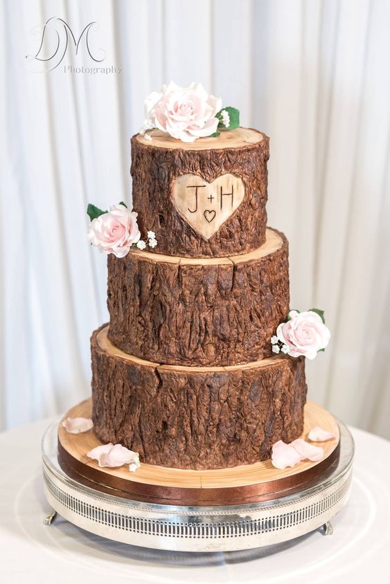 12 Ide Wedding Cake Tema Rustic. Menyelipkan Konsep Back to Nature Agar Sesi Potong Kue Makin Cantik