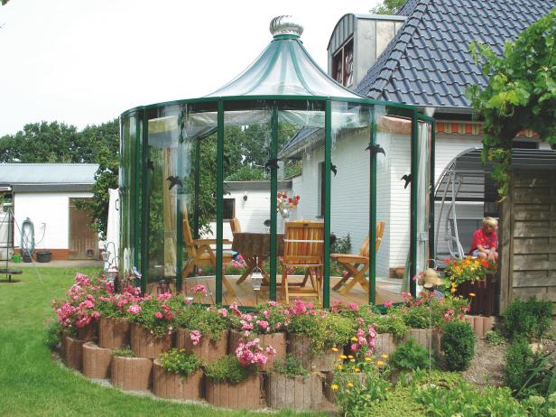 15+ Desain Gazebo Sederhana untuk Leyeh-Leyeh Cantik di Halaman Rumah. Kayak di Kafe-Kafe!