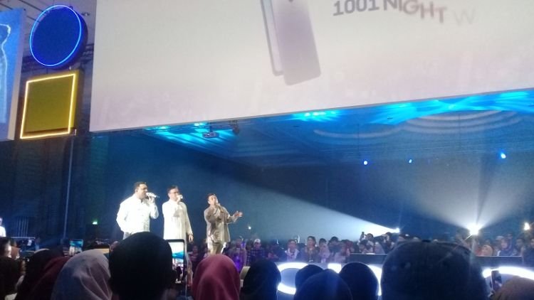 #OPPOXHipwee: Bersenandung Mesra Bersama Kahitna di 1001 Night with OPPO, Tiga Vokalisnya Bikin Meleleh Massal.