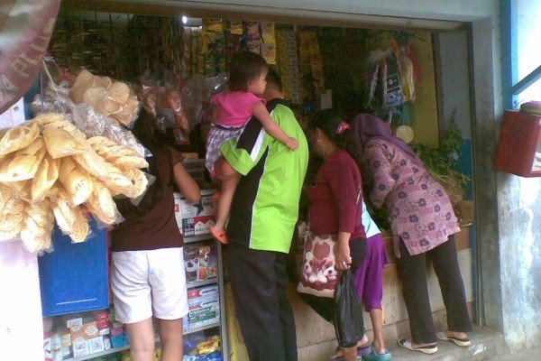 Keanehan yang Kerap Terjadi Saat Ibu Menyuruh Belanja ke Warung. Misteri yang Belum Terpecahkan!