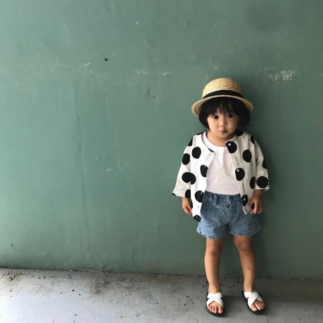 Nyaman dan Bikin Gemas, Ini 12 Ide Stylish Outfit ala Selebgram Cilik Korea yang Bisa Kamu Terapkan