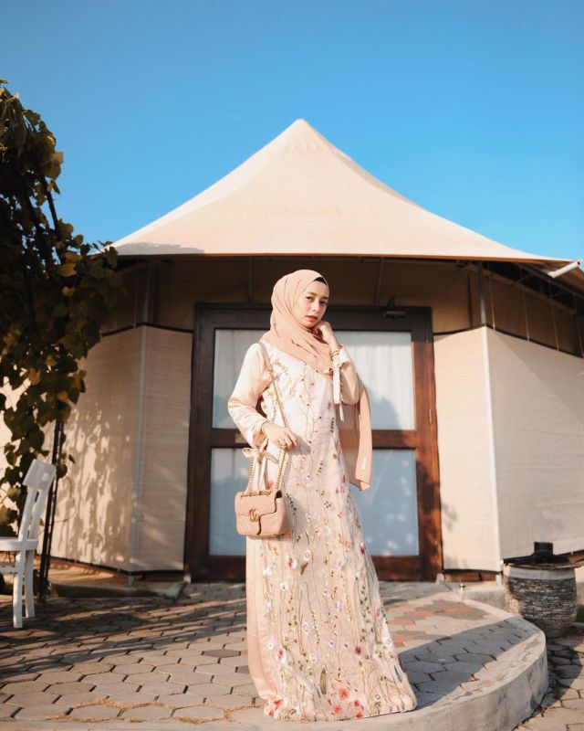 9 OOTD Kondangan untuk Ibu Hamil ala Selebgram Joyagh. Sopan, Elegan dan Pasti Curi Perhatian!