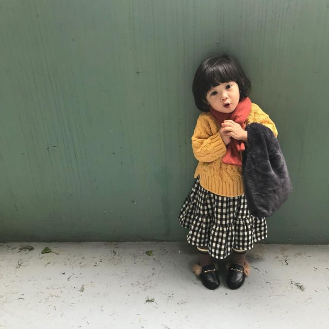 Nyaman dan Bikin Gemas, Ini 12 Ide Stylish Outfit ala Selebgram Cilik Korea yang Bisa Kamu Terapkan