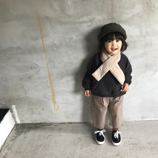 Nyaman dan Bikin Gemas, Ini 12 Ide Stylish Outfit ala Selebgram Cilik Korea yang Bisa Kamu Terapkan