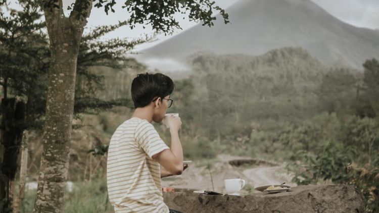 Ngopi Santai di Kaki Gunung Merapi? Coba Rasain Sensasinya!