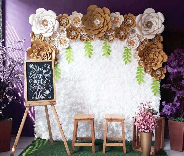 12 Inspirasi Paper Flower untuk Latar Dekorasi Acara Lamaranmu. Cantik Elegan, Bisa Dibikin Sendiri