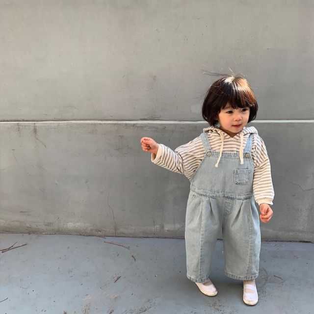 Nyaman dan Bikin Gemas, Ini 12 Ide Stylish Outfit ala Selebgram Cilik Korea yang Bisa Kamu Terapkan