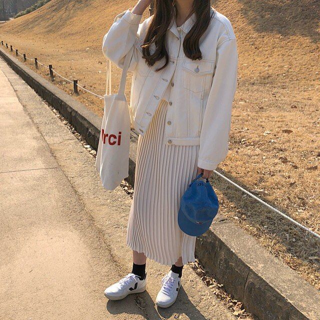  Ide Oversized Outfit ala Cewek Korea