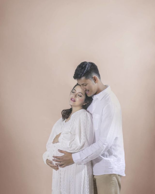 10 Inspirasi Maternity Photoshoot ala Tasya Kamila. Cantik dan Elegan Tanpa Perlu Buka-bukaan