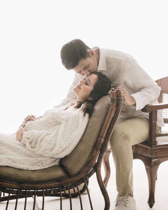 10 Inspirasi Maternity Photoshoot ala Tasya Kamila. Cantik dan Elegan Tanpa Perlu Buka-bukaan