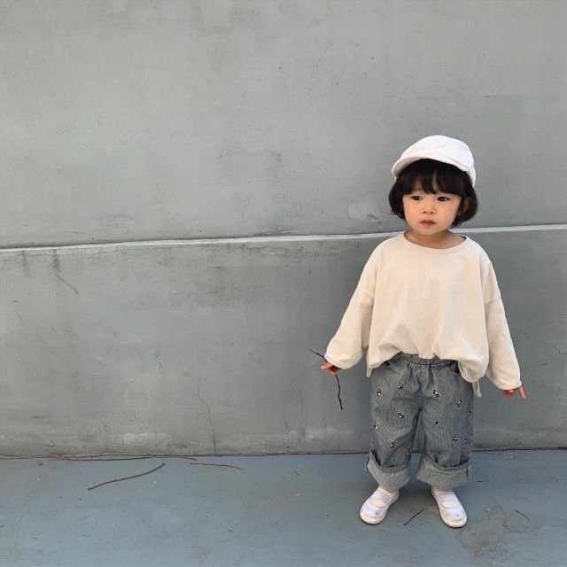 Nyaman dan Bikin Gemas, Ini 12 Ide Stylish Outfit ala Selebgram Cilik Korea yang Bisa Kamu Terapkan