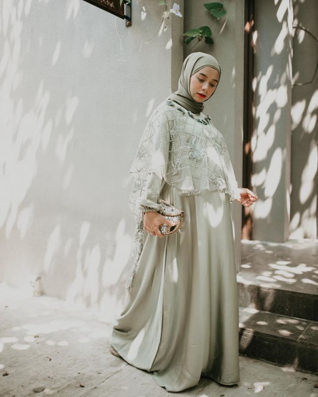 9 OOTD Kondangan untuk Ibu Hamil ala Selebgram Joyagh. Sopan, Elegan dan Pasti Curi Perhatian!