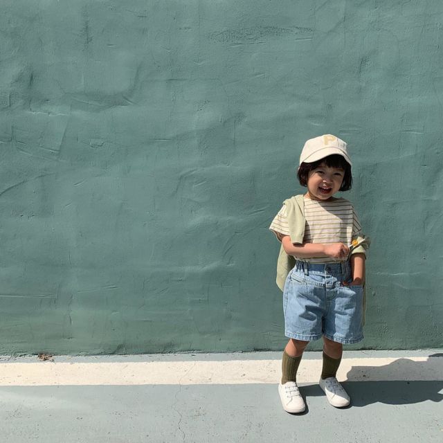 Nyaman dan Bikin Gemas, Ini 12 Ide Stylish Outfit ala Selebgram Cilik Korea yang Bisa Kamu Terapkan