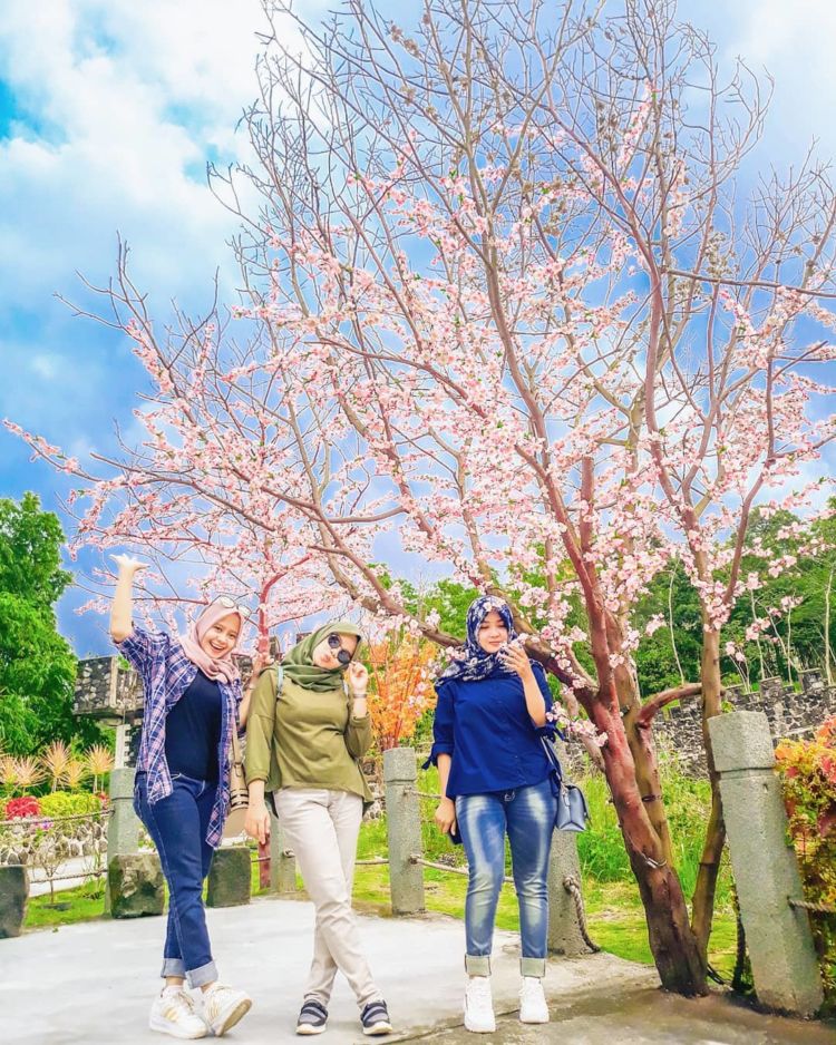 The Lost World Castle, Spot Wisata Bagi Pecinta Selfie di Jogja. Yuk Ajak Temen Kamu ke Sana!