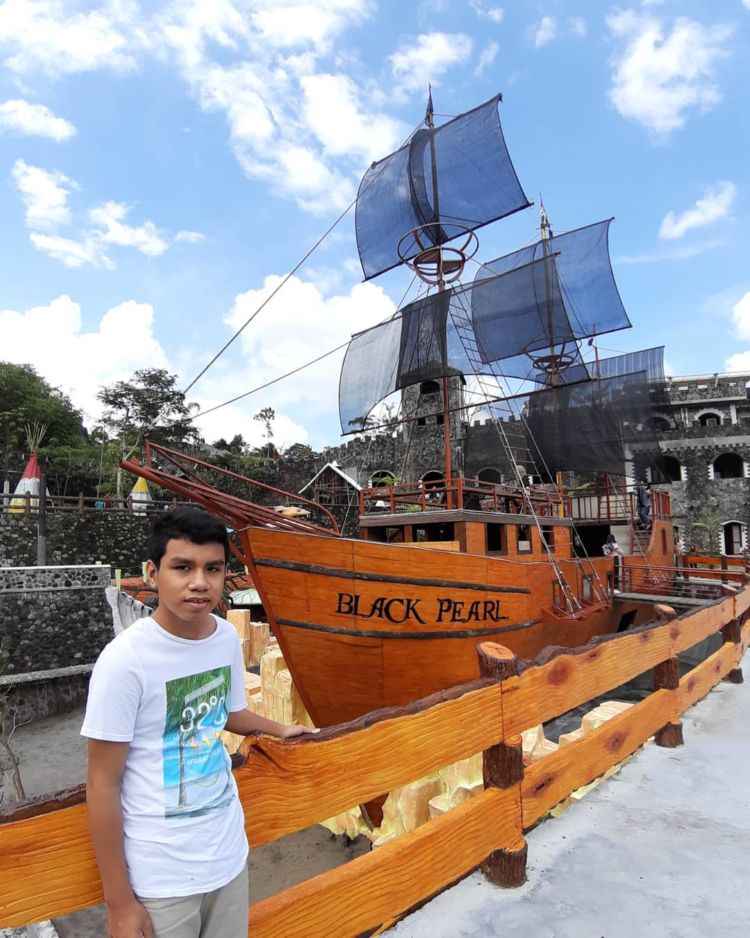 The Lost World Castle, Spot Wisata Bagi Pecinta Selfie di Jogja. Yuk Ajak Temen Kamu ke Sana!