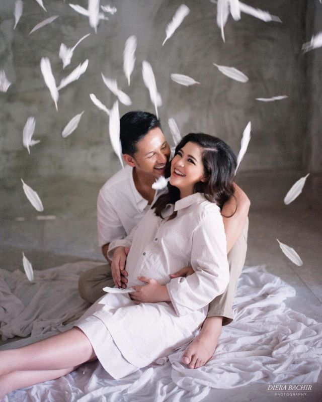 10 Inspirasi Maternity Photoshoot ala Tasya Kamila. Cantik dan Elegan Tanpa Perlu Buka-bukaan