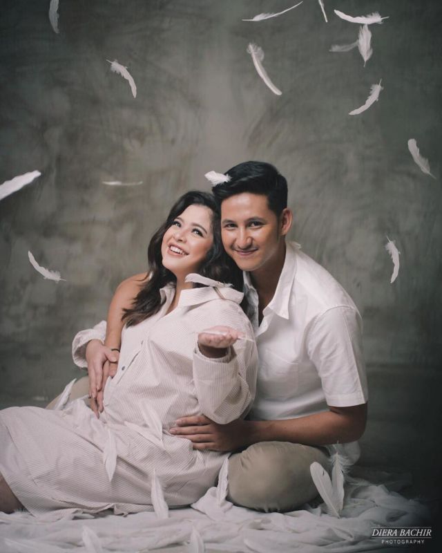 10 Inspirasi Maternity Photoshoot ala Tasya Kamila. Cantik dan Elegan Tanpa Perlu Buka-bukaan