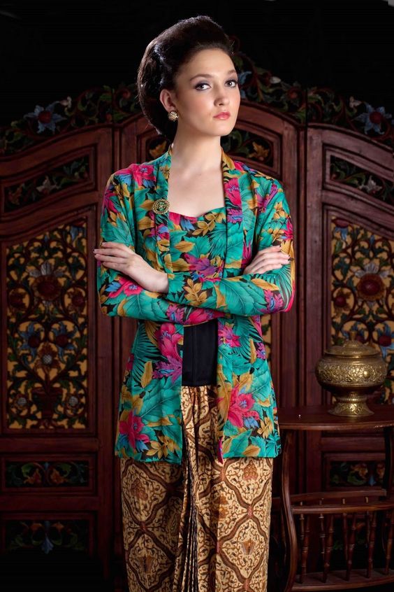 10 Ide Kebaya Kutu Baru Buat Kartinian Besok. Klasik, Elegan nan Menawan!