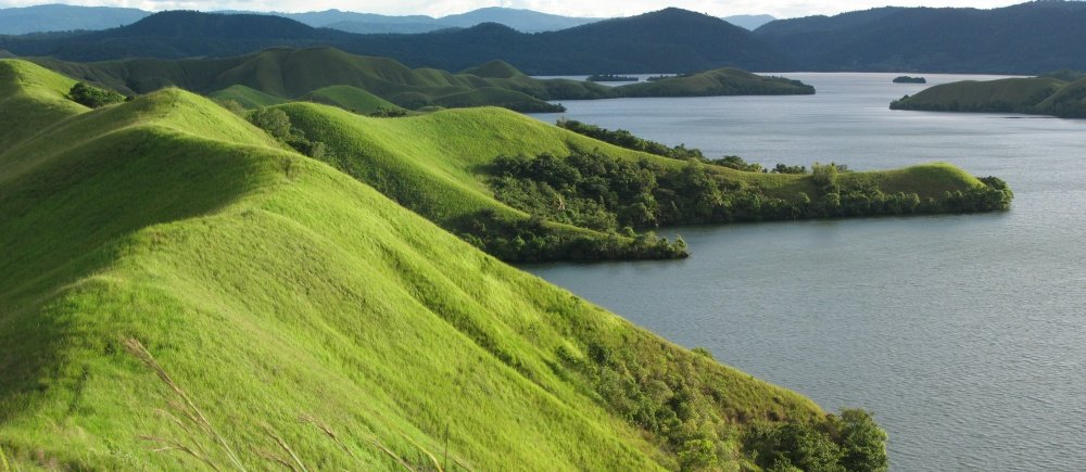 10 Destinasi Wisata di Jayapura yang Keren Banget. Liburan ke Sana Berasa Lagi ke Luar Negeri Lho!