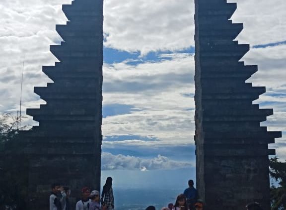 Pesona Candi Cetho dengan Pemandangan Alam yang Sangat Asri