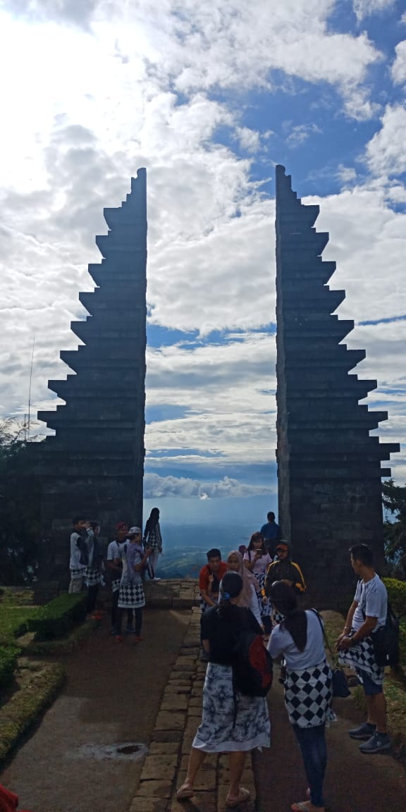 Pesona Candi Cetho dengan Pemandangan Alam yang Sangat Asri