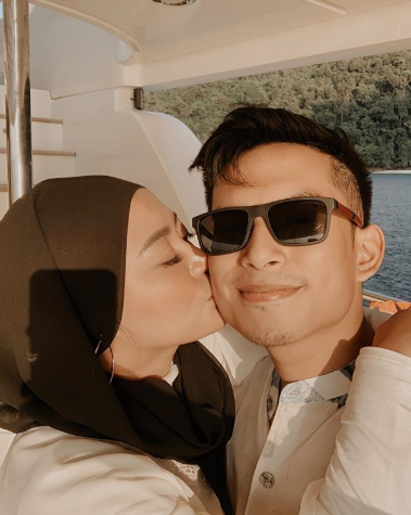 Jarang Terekspos, Ini Nih 7 Foto Romantisnya Rachel Vennya dan Niko. Fix, Baper Parah!