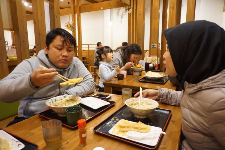 Panduan Liburan ke Jepang Buat Pemula. Persiapkan 10 Hal Ini Sebelum Berangkat ke Negeri Sakura!