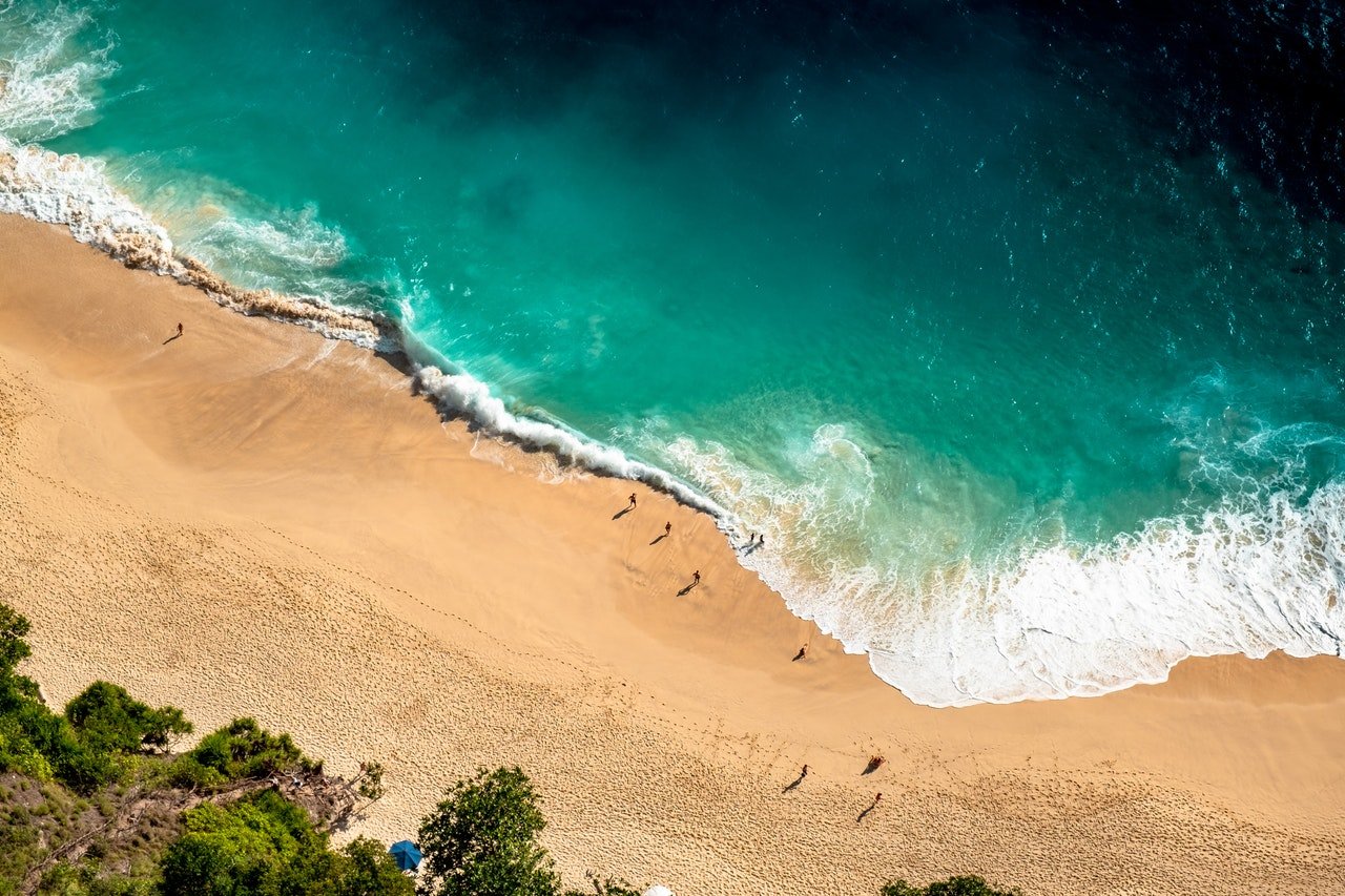 Pulau Nusa Penida, Surganya Wisata Pantai yang Lagi Happening