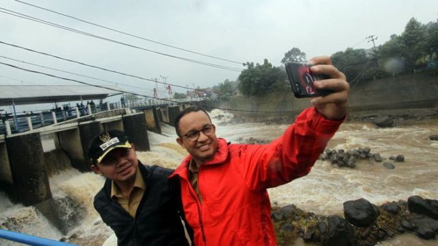 Terkait Beberapa Wilayah di Jakarta yang Terkena Banjir, Warganet Viralkan Tagar #AniesDimana