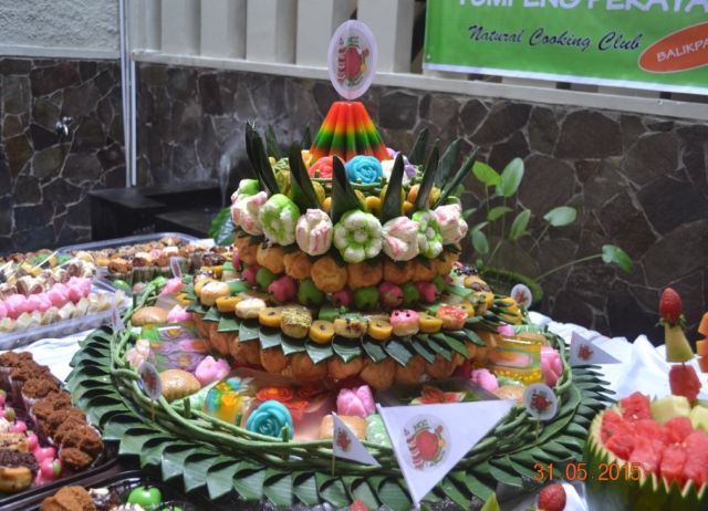 11 Makanan Pengganti Tumpeng Nasi Kuning untuk Perayaan. Nggak Monoton dan Cantik Tampilan